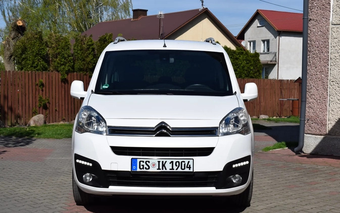 Citroen Berlingo cena 42500 przebieg: 165000, rok produkcji 2017 z Bełżyce małe 497